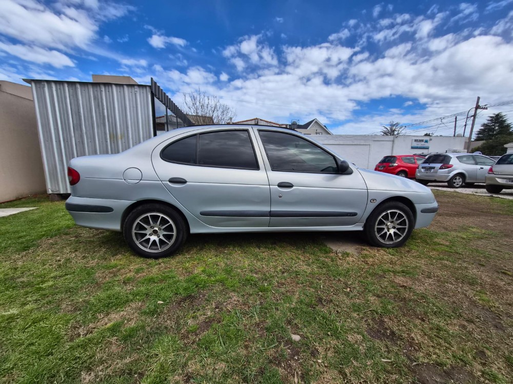 Renault Megane Tric  Expresion TD — foto 7